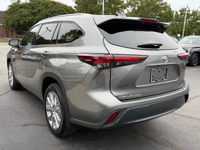 Used 2026 Toyota Highlander Limited AWD/4WD image 6