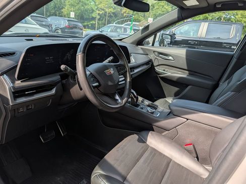 Used 2024 Cadillac XT4 Sport AWD/4WD image 9