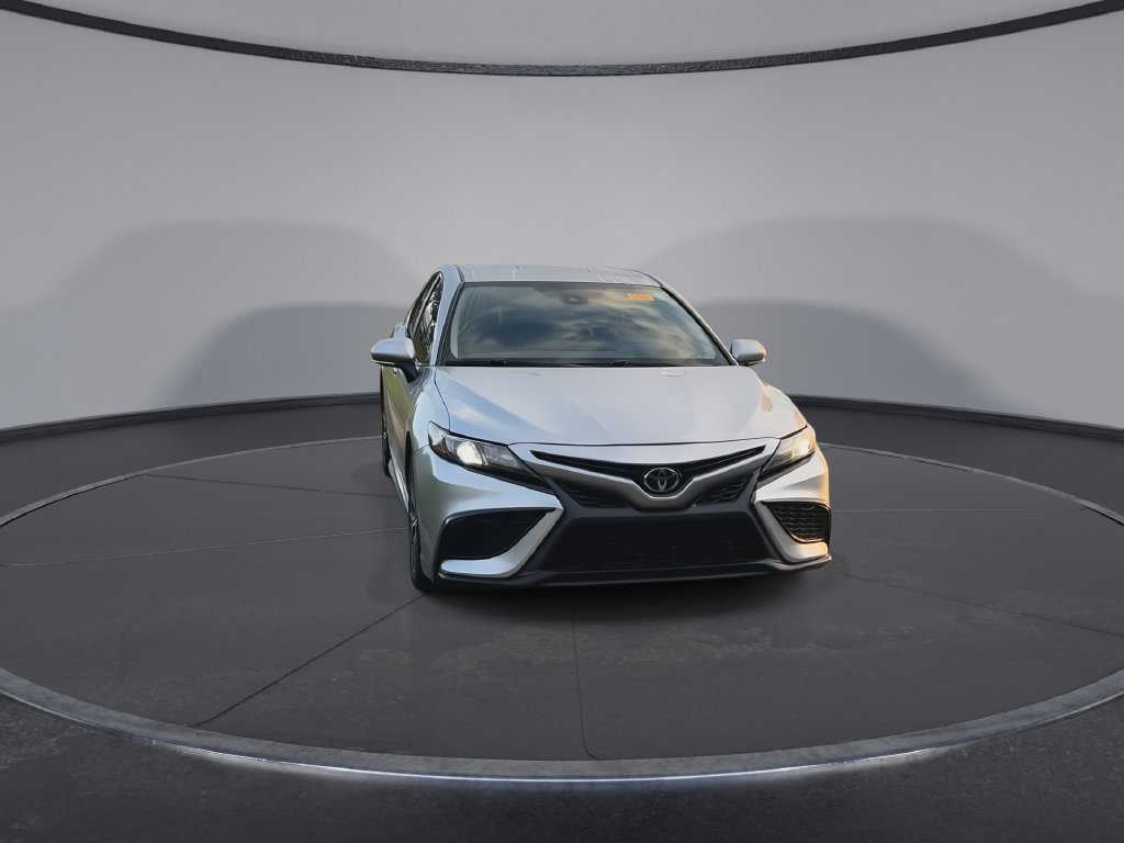 Used 2024 Toyota Camry SE FWD image 3