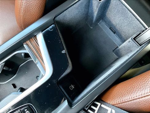 Used 2022 Volvo XC60 B5 Momentum AWD/4WD image 27