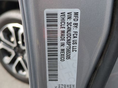 Used 2023 Jeep Compass Limited image 34