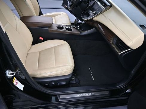 Used 2013 Toyota Avalon Limited image 9