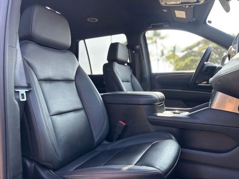 Used 2023 Chevrolet Tahoe LT RWD image 9