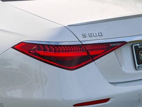 New 2024 Mercedes-Benz S 580 4MATIC Sedan image 12