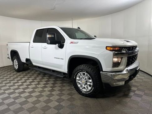 Used 2022 Chevrolet Silverado 3500 LT w/ Convenience Package image 6