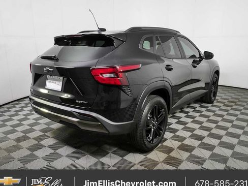Certified 2025 Chevrolet Trax ACTIV w/ Driver Confidence Package FWD image 3
