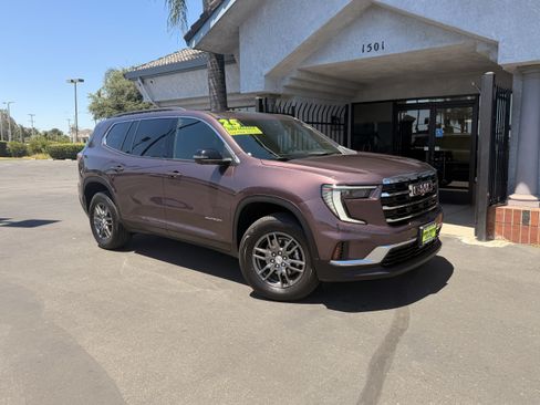 Used 2025 GMC Acadia Elevation FWD image 5