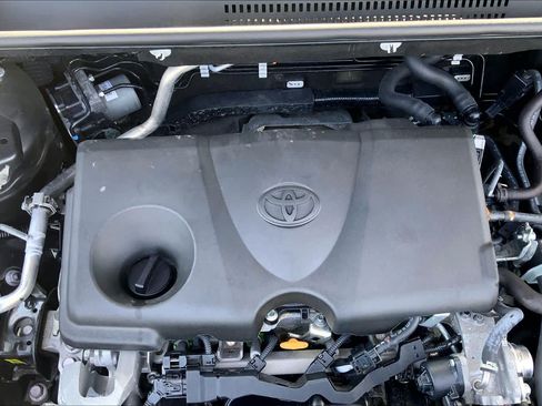Used 2024 Toyota RAV4 XLE FWD image 30