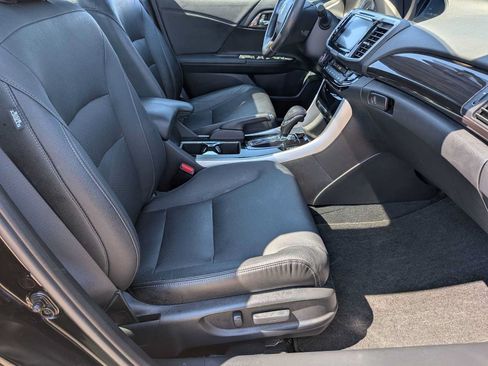 Certified 2017 Honda Accord EX-L image 19
