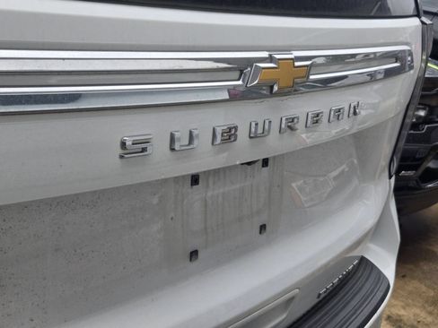 Used 2021 Chevrolet Suburban Premier AWD/4WD image 8