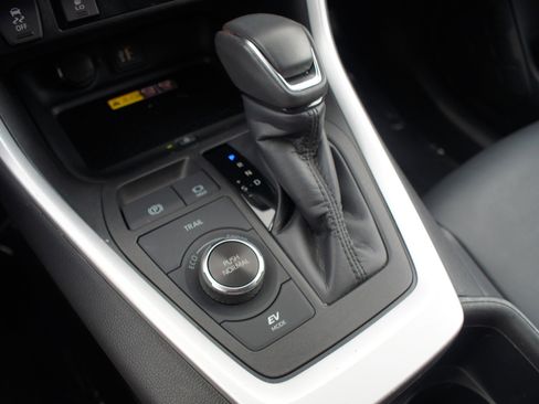 Used 2023 Toyota RAV4 XLE Premium AWD/4WD image 12