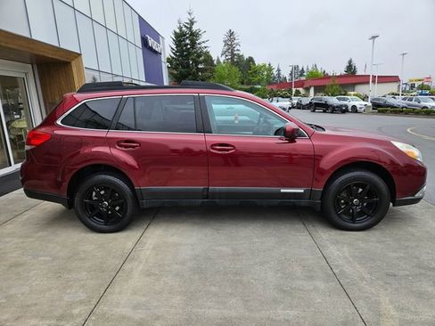 Used 2011 Subaru Outback 2.5i Premium AWD/4WD image 4