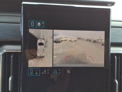 Used 2025 GMC Acadia Elevation image 14