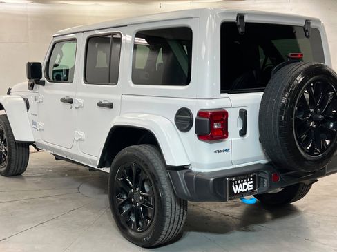 Used 2024 Jeep Wrangler Unlimited Sahara AWD/4WD image 3
