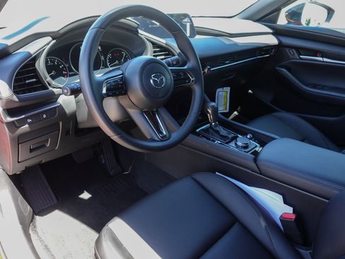 Certified 2025 MAZDA MAZDA3 s Sport image 9