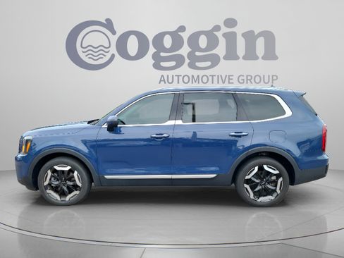 Used 2024 Kia Telluride S w/ S Sunroof Package FWD image 2