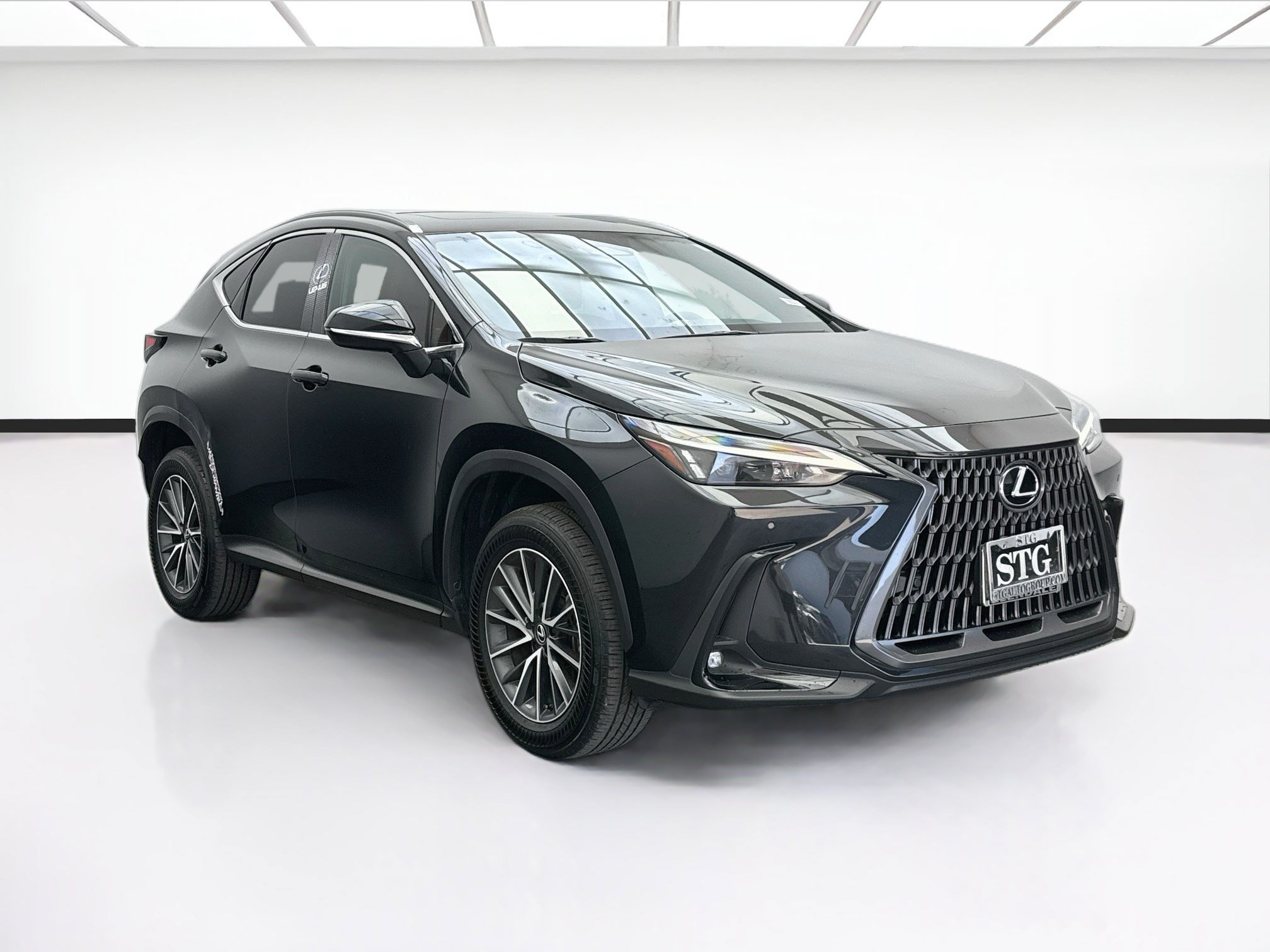 Used 2024 Lexus NX 350h AWD image 3