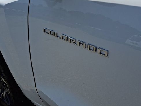 Used 2023 Chevrolet Colorado Z71 w/ Z71 Convenience Package 2 AWD/4WD image 37