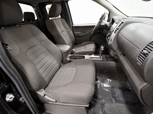 Used 2017 Nissan Frontier SV w/ SV Value Truck Package image 16