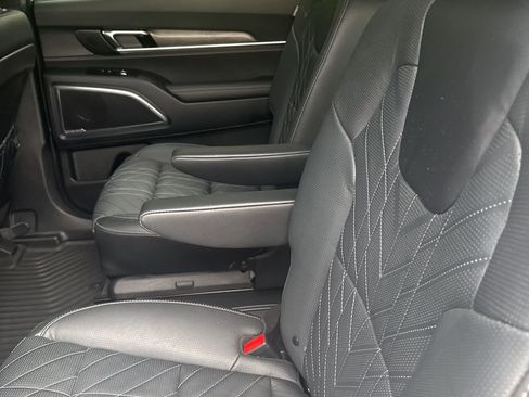 Used 2024 Kia Telluride SX Prestige X-Line AWD/4WD image 12