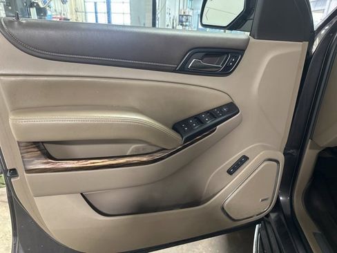 Used 2015 GMC Yukon XL SLT w/ Open Road Package image 9