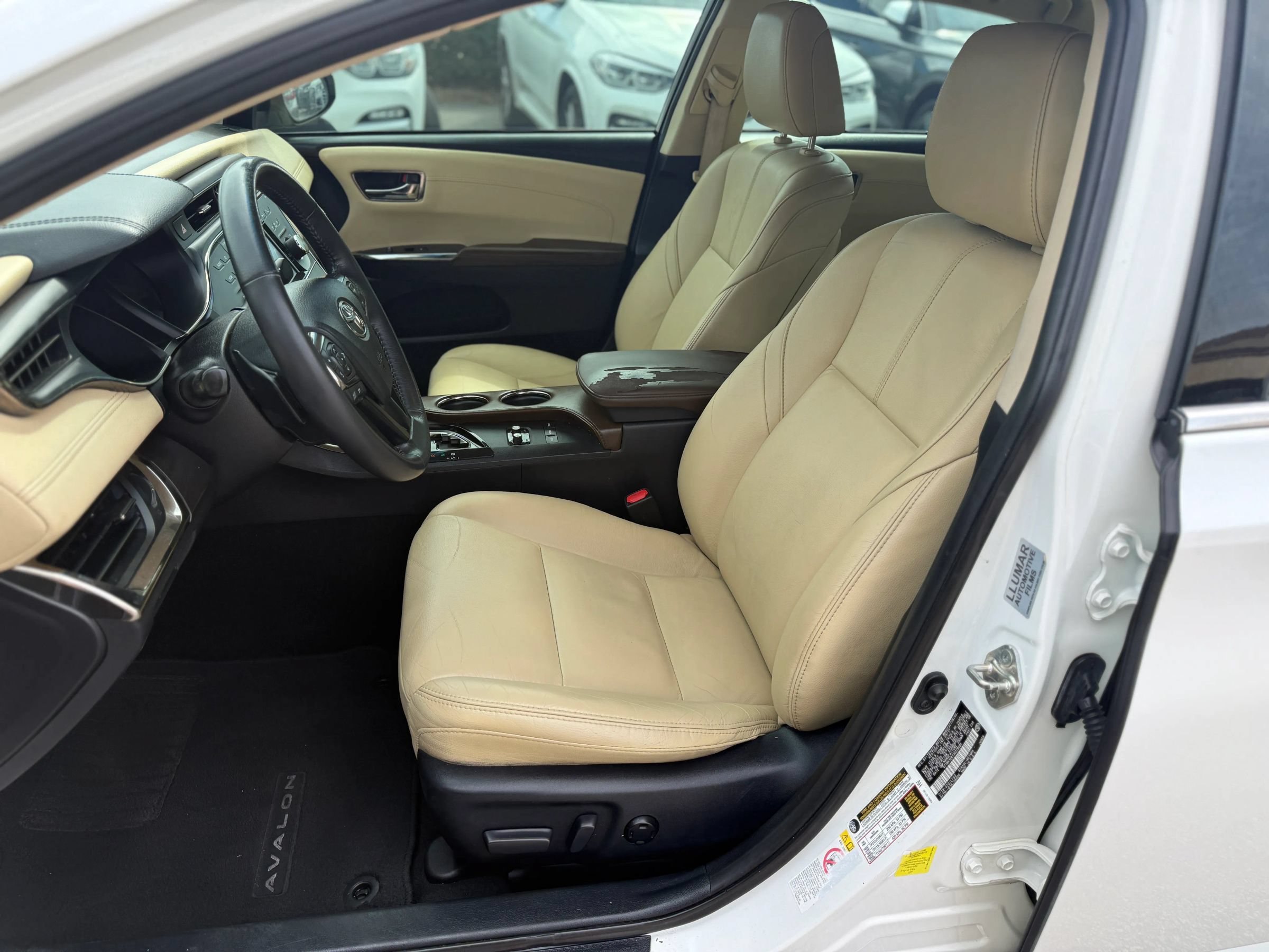 Used 2018 Toyota Avalon XLE Premium FWD image 14