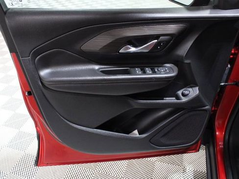 Used 2022 GMC Terrain SLE w/ Driver Convenience Package image 17