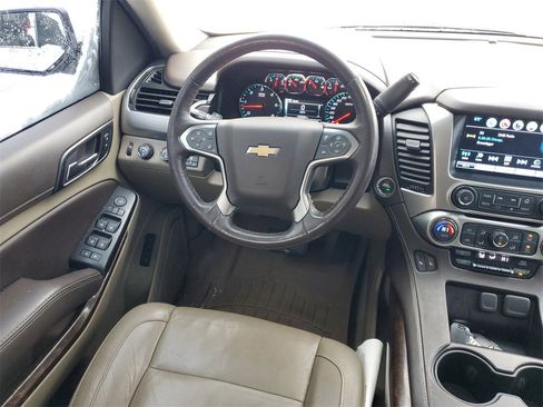 Used 2016 Chevrolet Suburban LT image 15