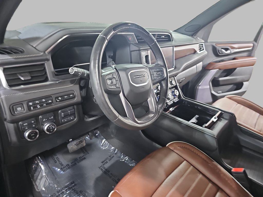 Used 2023 GMC Yukon XL Denali Ultimate w/ LPO, Floor Liner Package AWD/4WD image 22