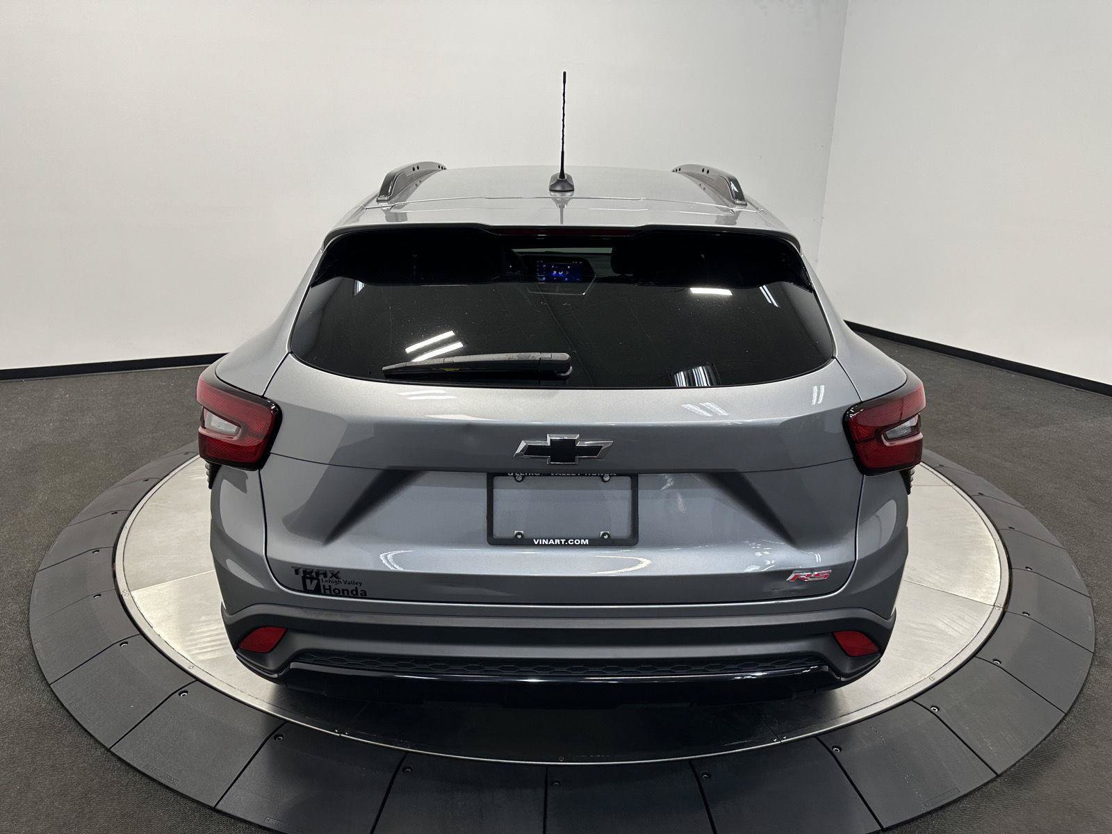 Used 2024 Chevrolet Trax RS FWD image 6