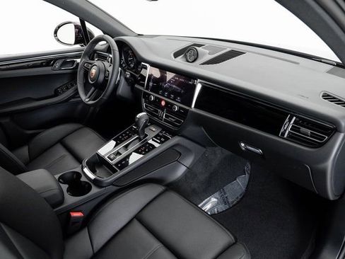 New 2026 Porsche Macan image 24