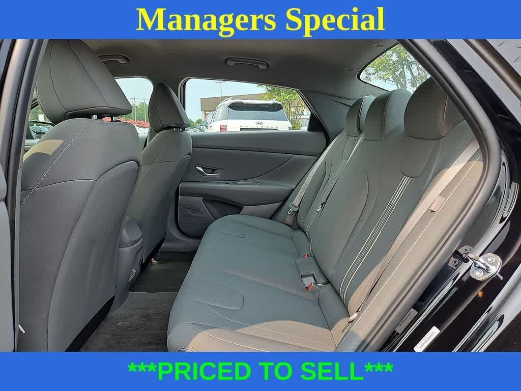 Certified 2025 Hyundai Elantra Sport w/ Cargo Package FWD image 9