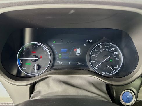 Used 2024 Toyota Sienna Limited image 18