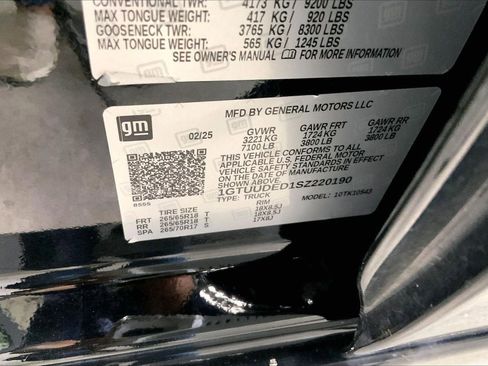 Used 2025 GMC Sierra 1500 SLT image 8