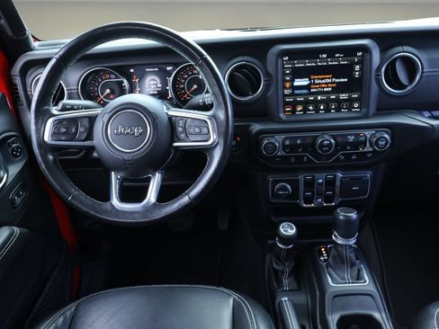 Used 2020 Jeep Gladiator Overland AWD/4WD image 14