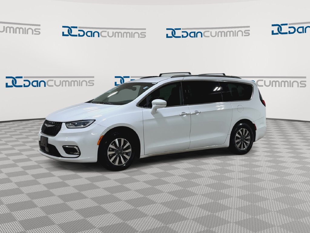 Used 2021 Chrysler Pacifica Touring-L FWD image 4
