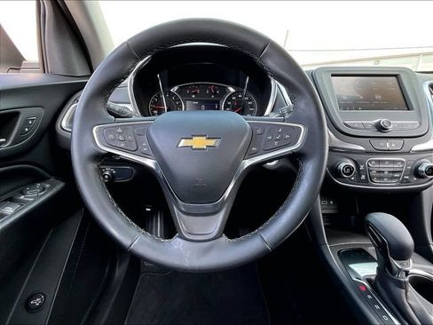 Used 2024 Chevrolet Equinox LT FWD image 17