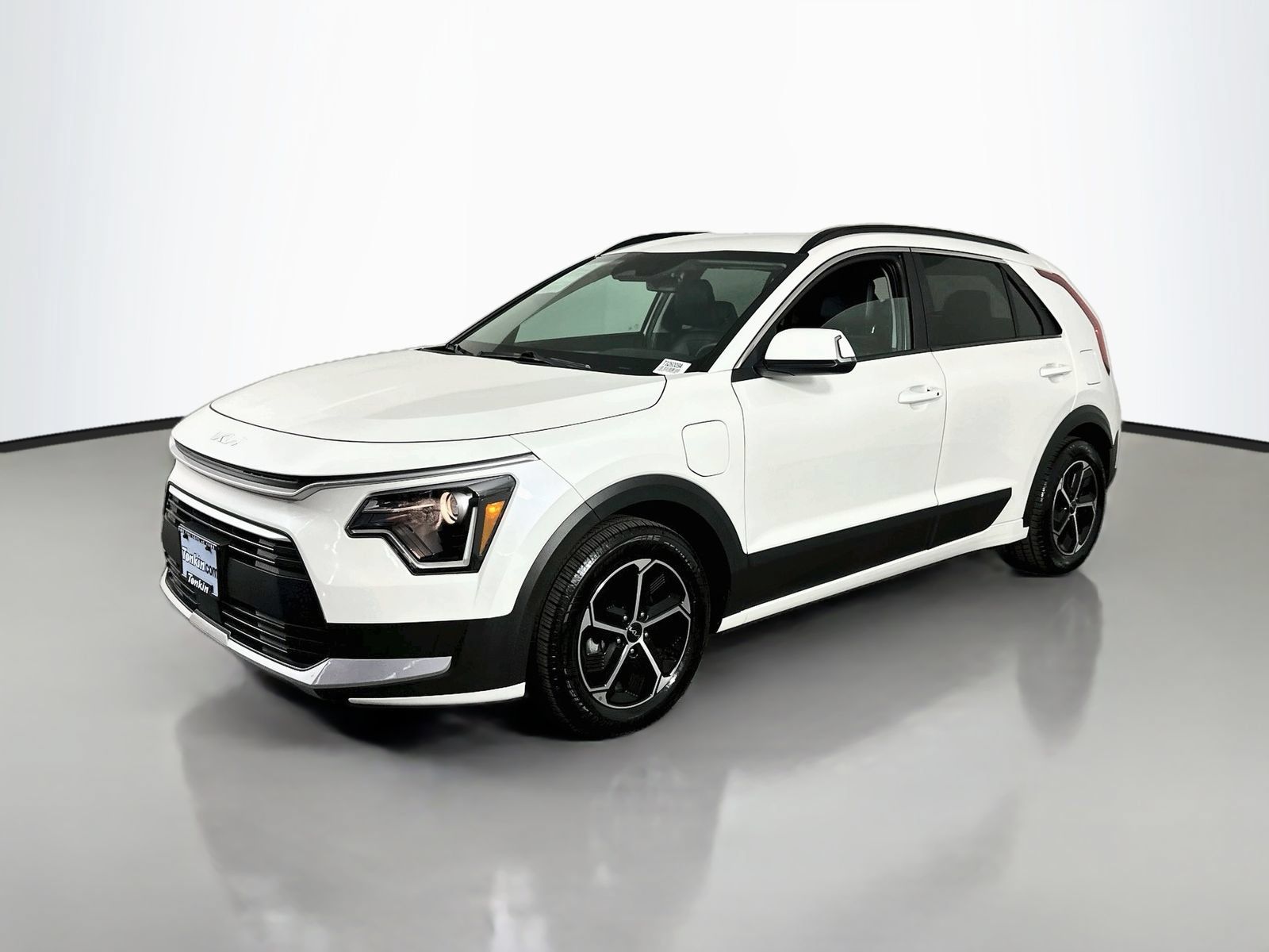 Used 2025 Kia Niro EX w/ EX Cold Weather Package FWD image 3