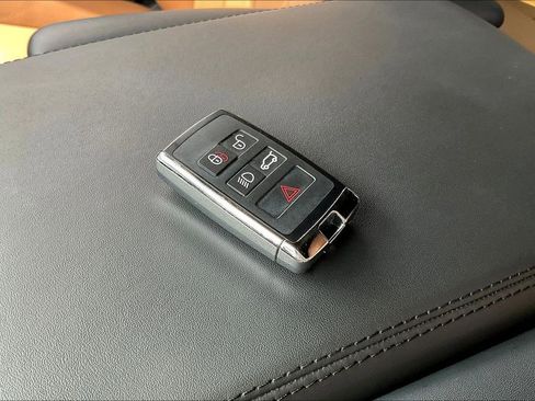 Used 2025 Land Rover Range Rover Sport Autobiography AWD/4WD image 33