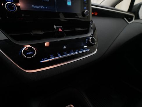 Used 2022 Toyota Corolla LE image 20