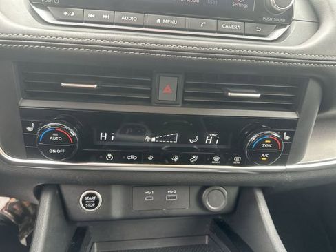 Used 2023 Nissan Rogue SV w/ SV Premium B Package image 18