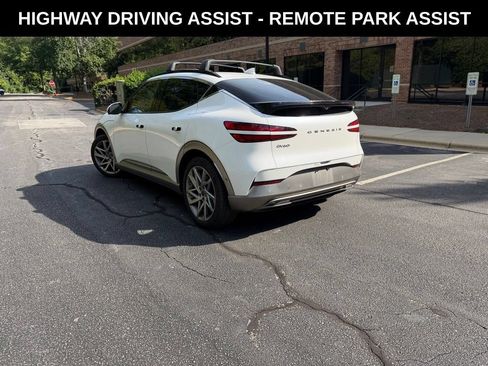 Used 2024 Genesis GV60 Advanced AWD/4WD image 4