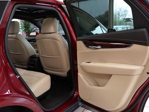 Used 2017 Cadillac XT5 Luxury w/ Driver Awareness Package AWD/4WD image 47
