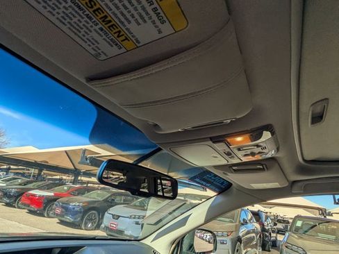 Used 2010 Subaru Outback 2.5i Limited image 20