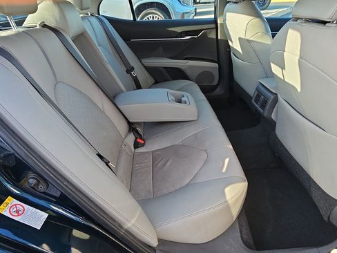 Used 2018 Toyota Camry XSE image 25