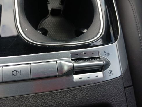 Used 2024 Kia Carnival SX image 25