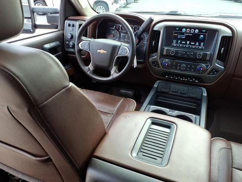 Used 2016 Chevrolet Silverado 2500 High Country w/ Duramax Plus Package image 15