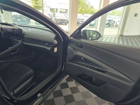 New 2026 Hyundai Elantra SEL FWD image 36