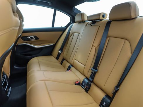 Used 2025 BMW 330i xDrive Sedan w/ Premium Package image 22