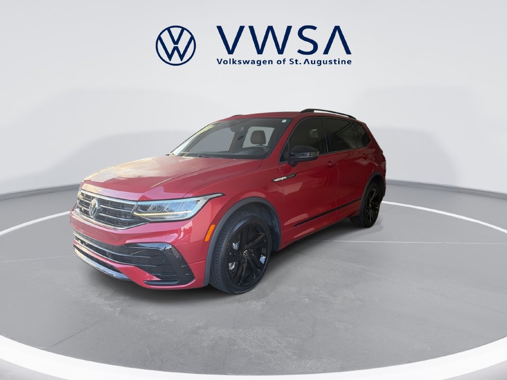 Certified 2024 Volkswagen Tiguan SE R-Line FWD image 4
